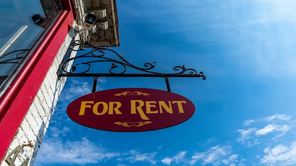 A Quick Comparison Between Renting and Leasing